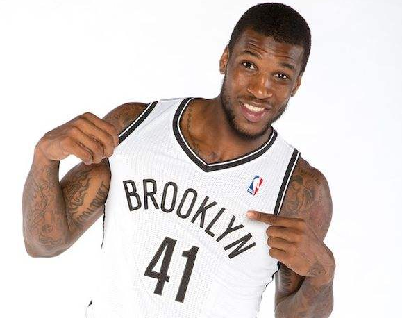 首场胜利 首场胜利