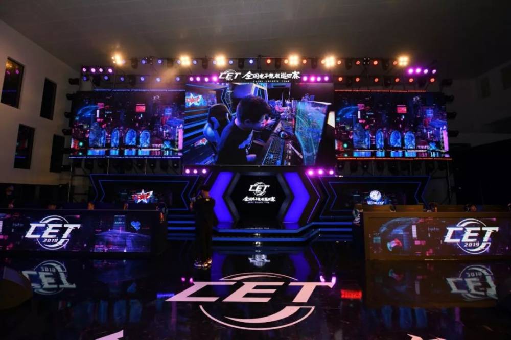 張育成左手 張育成左手